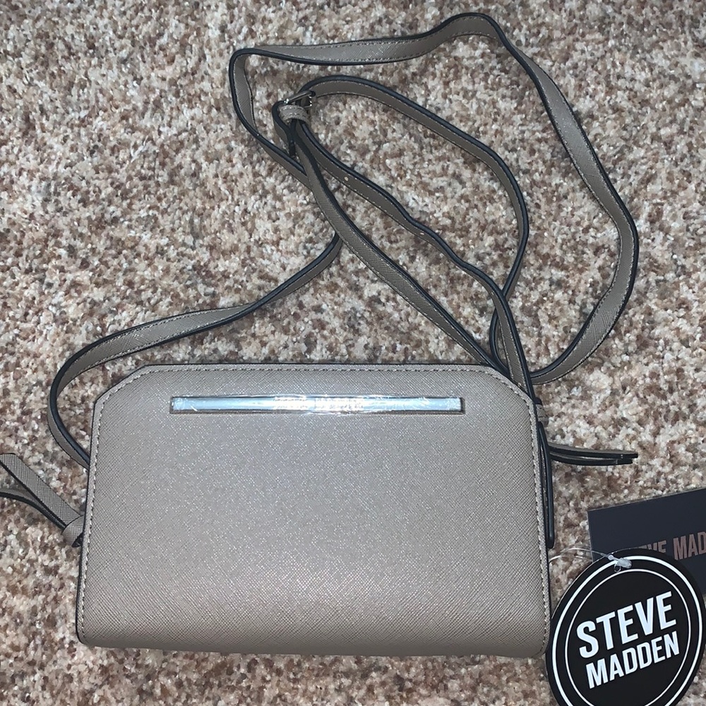 NWT Steve Madden taupe crossbody/clutch